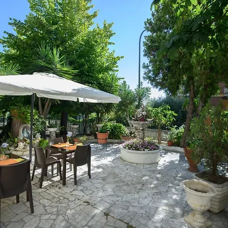 La Fontanella Bed & Breakfast *