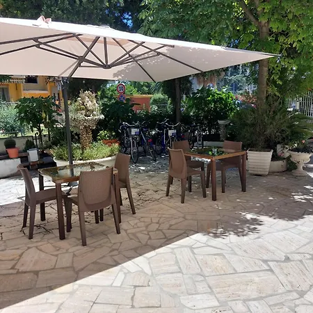 La Fontanella Bed & Breakfast *